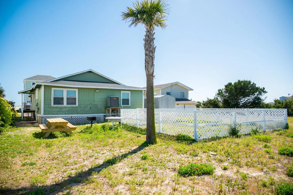 Jerseys Shore by Oak Island Accommodations
