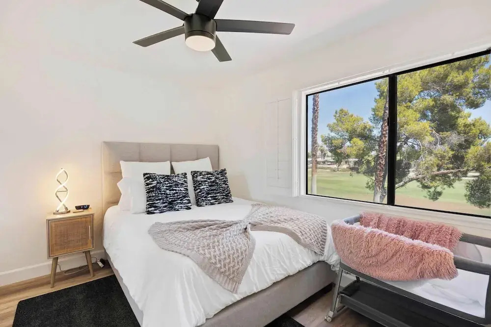 The 14th Fairway Delight 4Bd W/community Pool!