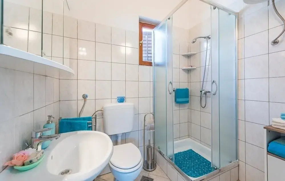 Family home with hydromassage pool & fun activities