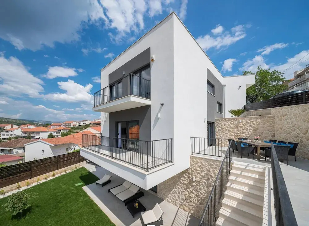 Villa Salt - 8 2 Heated Pool Trogir Near Beach
