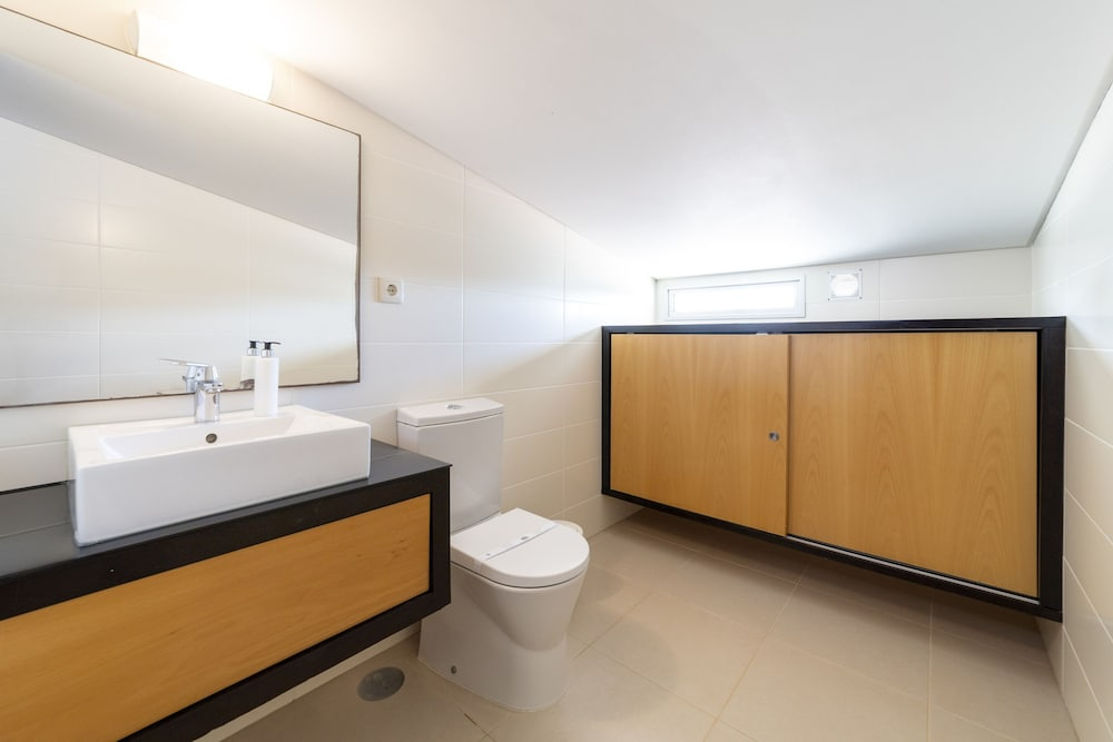 Maria in Albufeira With 6 Bedrooms and 5 Bathrooms