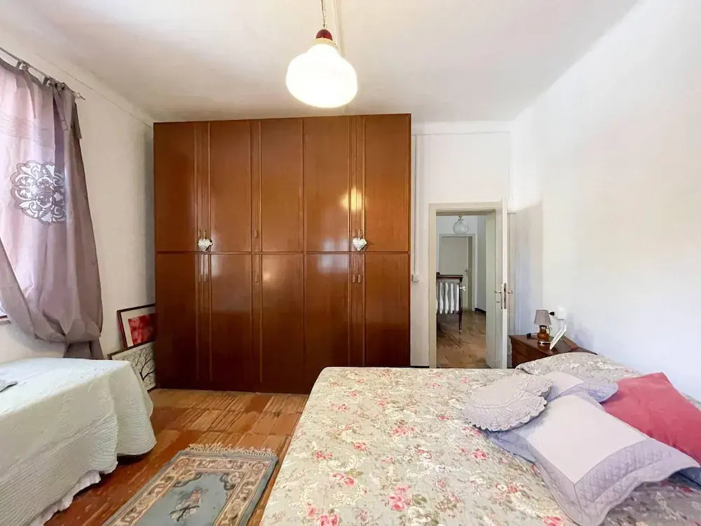 Pleasant holiday home with whirlpool