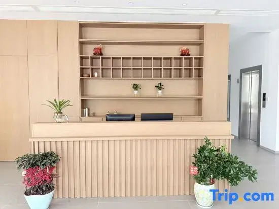 No. 8 Hong Village Holiday Inn in Ningguo