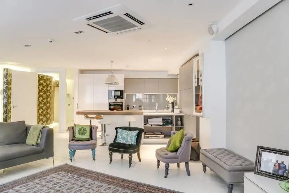 Luxury 2-bed, 2-bath Loft-style Flat in Covent Gdn