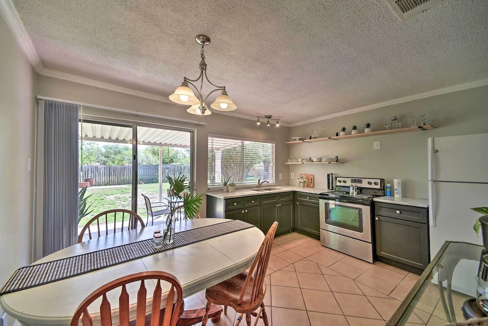 Cozy San Antonio Family Home: 3 Mi to Lackland AFB