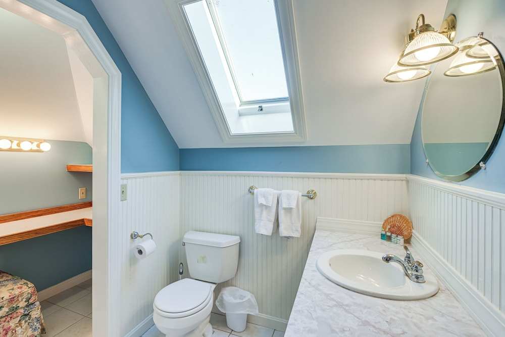 San Antonio Retreat w/ Fenced Pool, Near SeaWorld