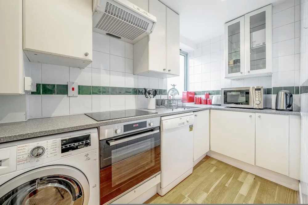 Stunning Flat in Chelsea Kings Road With Balcony