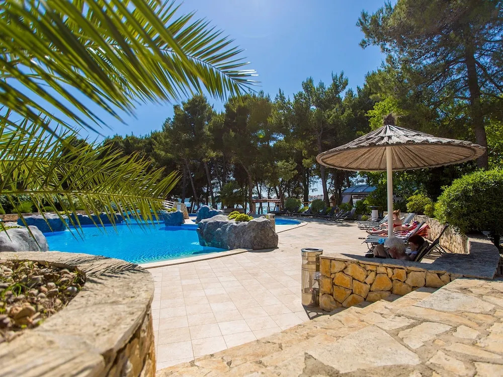 Apartment with Sea View And Ac, 12 Km From Sibenik