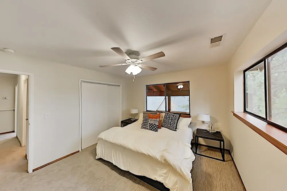 1168laus 5 Bedroom Home