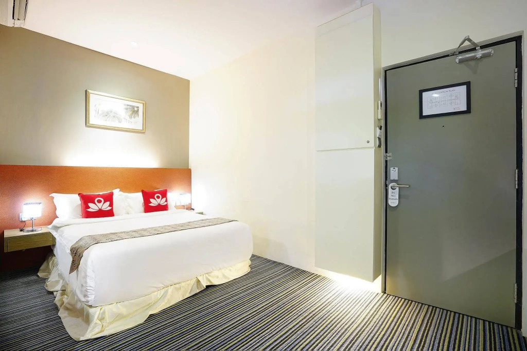 ZEN Rooms Changi Village
