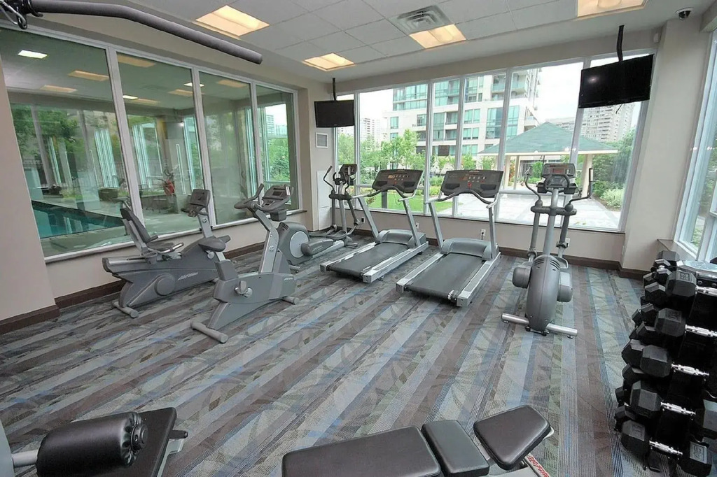 WhiteHall Suites - Mississauga