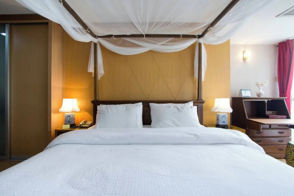 Oriental 1br With Pool & Gym Near BTS Phrom Phong