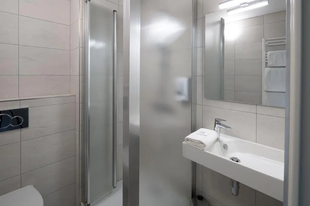 Hotel LOrtega - Rennes St Jacques Aéroport