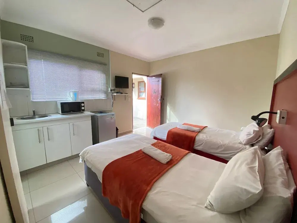Emampingeni lodge