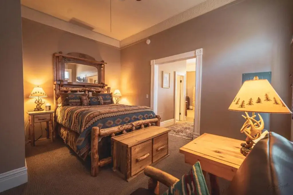 St. Elmo Hotel