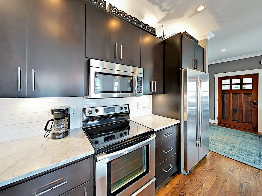 Stunning and Modern in 12South by RedAwning