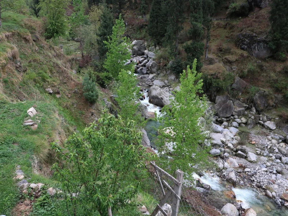 OYO 13696 Home River Side Cottage Manali