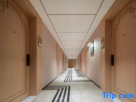 Jinjiang Metropolo Hotel (Xining Haihu New District Wanda Plaza Branch)