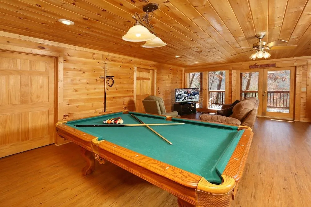 Big Pine Lodge by RedAwning