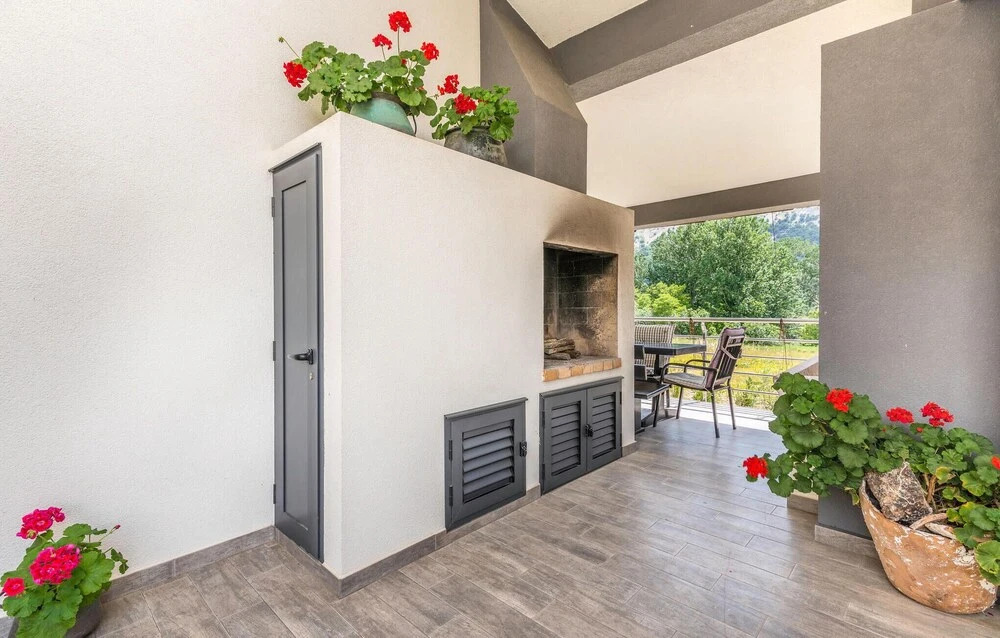 Awesome Home in Jurandvor With 3 Bedrooms, Wifi and Outdoor Swimming Pool