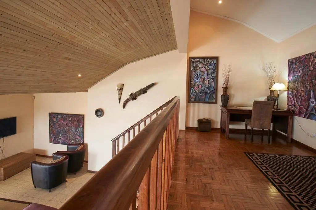 Catembe Gallery Hotel