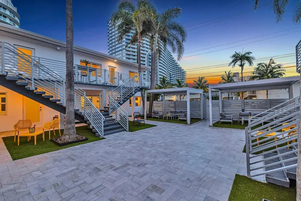 Beach Condo King Bed Lush Patio w BBQ Birch Key Eight