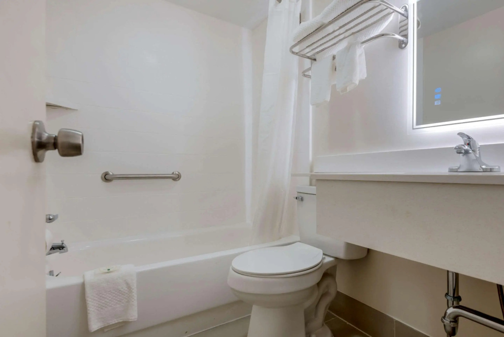 Quality Inn & Suites New Hartford - Utica