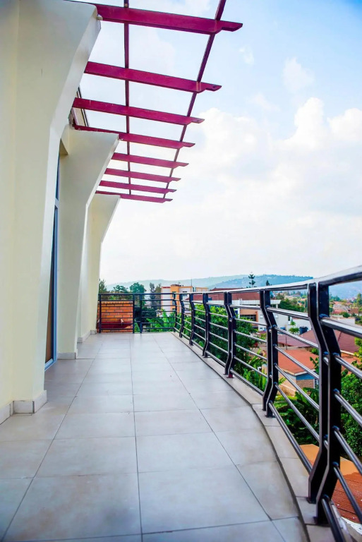 2-Bedroom: A hidden gem, comfort & space, an awesome base to explore Kigali just a few mins from Airport