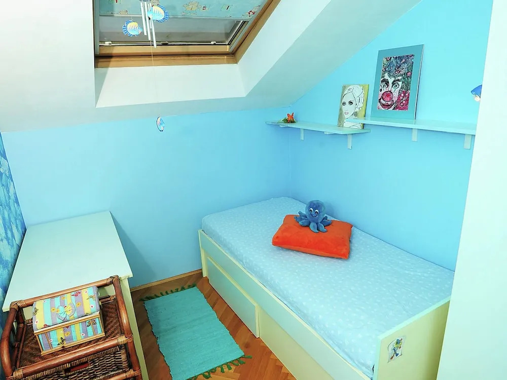 Colourful Apartment in Dalmatia With Furnished Balcony