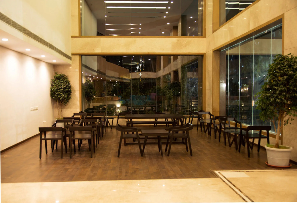 V7 Hotel