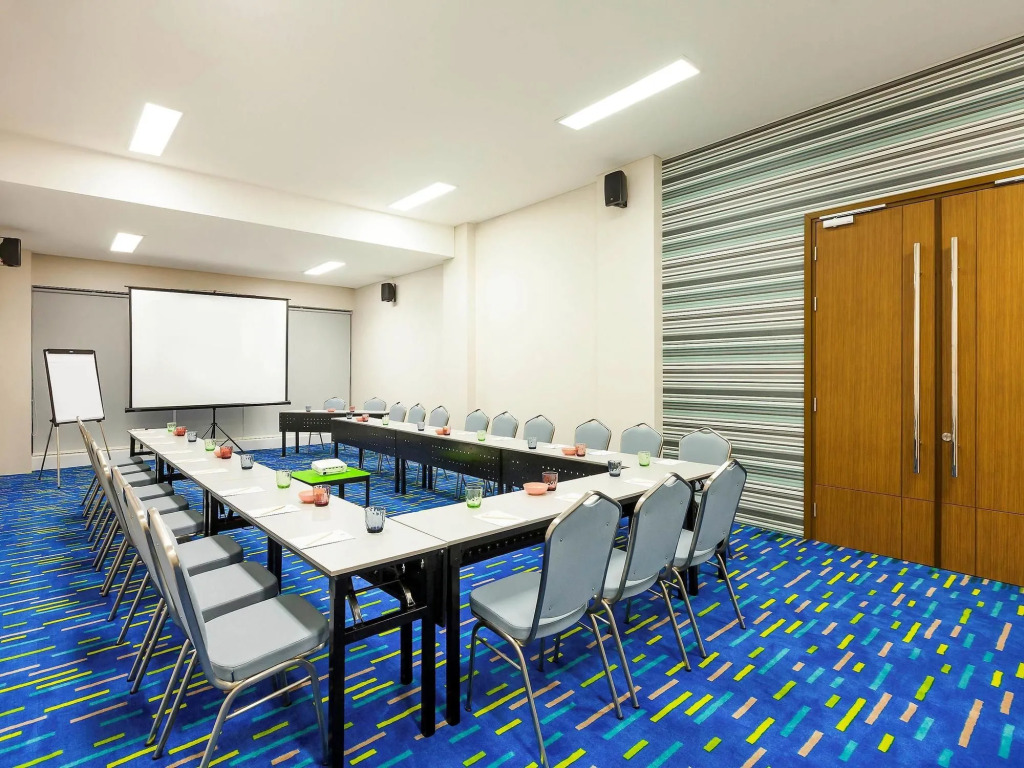 Deka Hotel Surabaya HR Muhammad