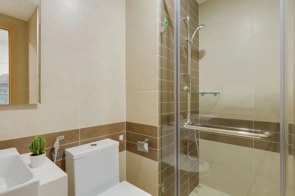Hikari Rivergate Apartments - Free Pool, Free Internet SIM for 3 nights, Free Pick Up for 5 nights