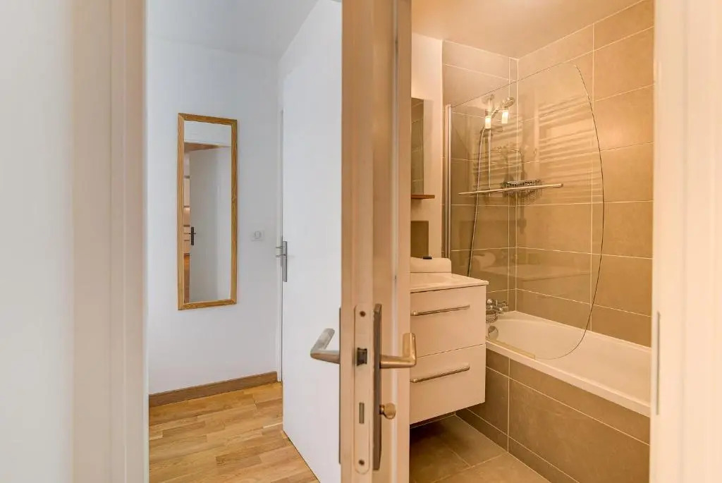 Apartment Fermes du Montenvers B11 - Alpes Travel - Central Chamonix - sleeps 4-5