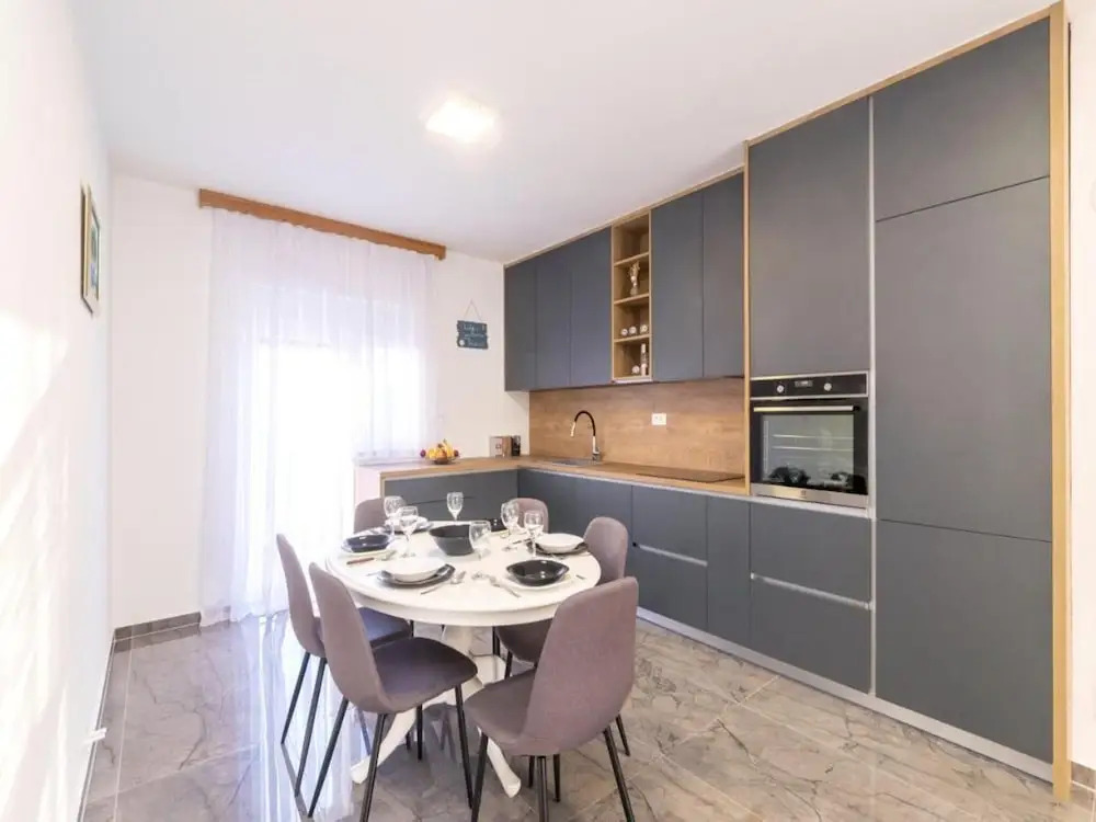 Mihael Holiday House