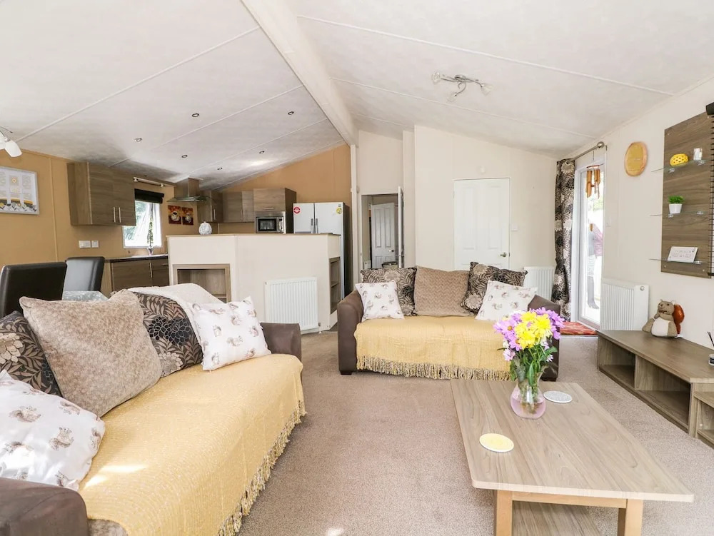 Squirrel Lodge Hazel 6
