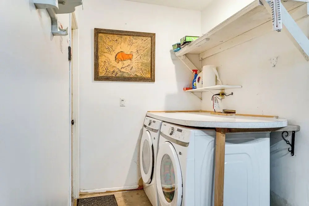 12 Mi to Dtwn Tucson: Tranquil Townhome w/ Office