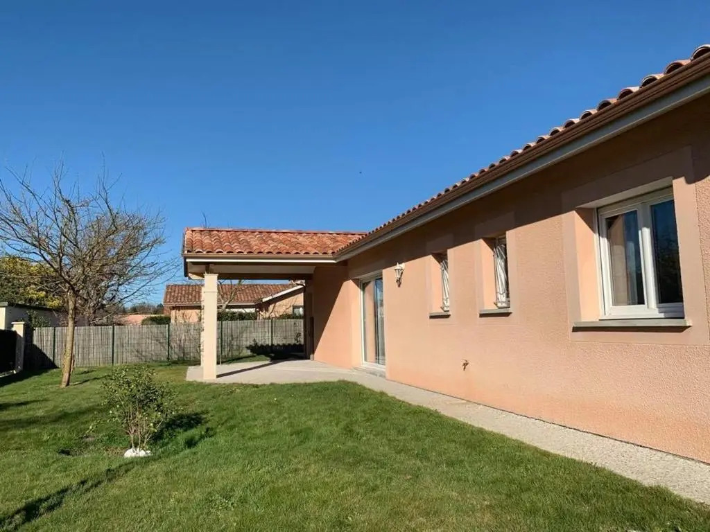 Maison Confortable avec Clim, Terrasse et Jardin - 6 Pers, Proche Lac et Plages - FR-1-319-425