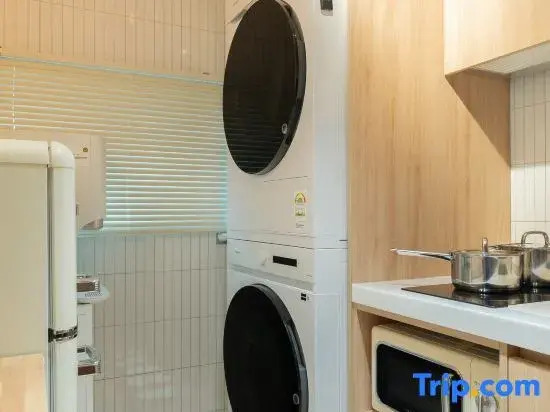 Stay Loop Stay Loop Cozy two-room stay in the center of Seoul, luggage storage available