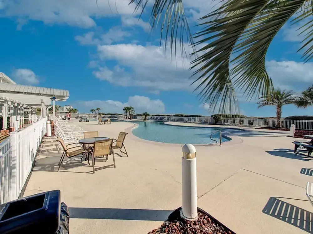 Good Vibes - The Affordable Beach Vacay