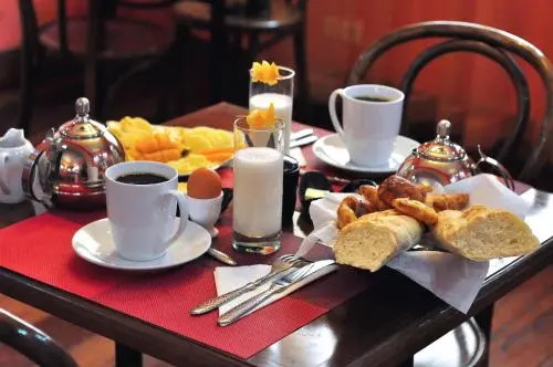 Rova Hotel