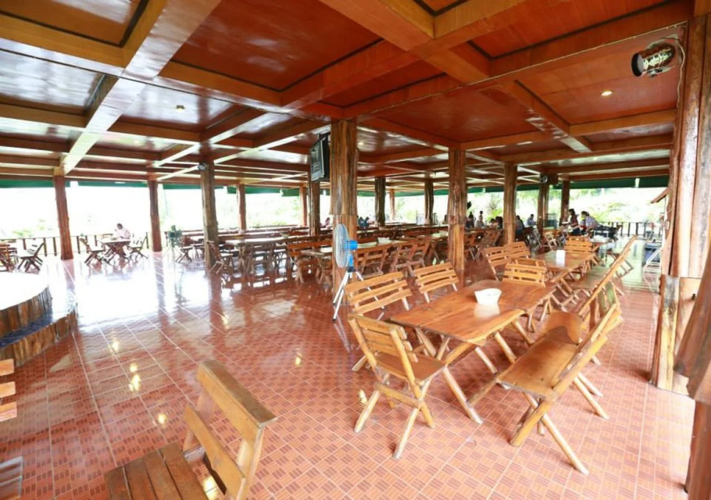 Land Breeze Resort & Hotel Pakchong