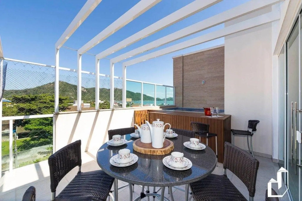 Cobertura Duplex Com Piscina E 03 Suítes