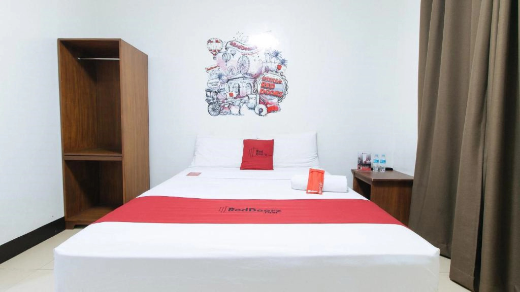 RedDoorz Plus at EDSA Congressional