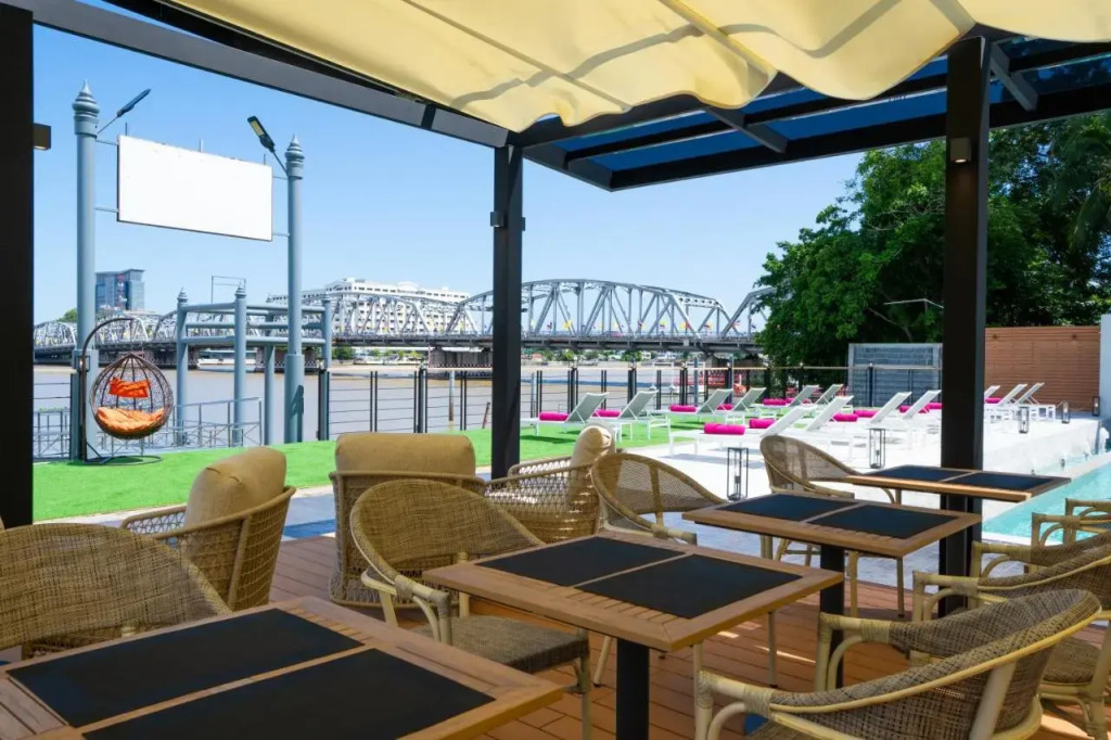 Отель Tara Bangkok Riverside