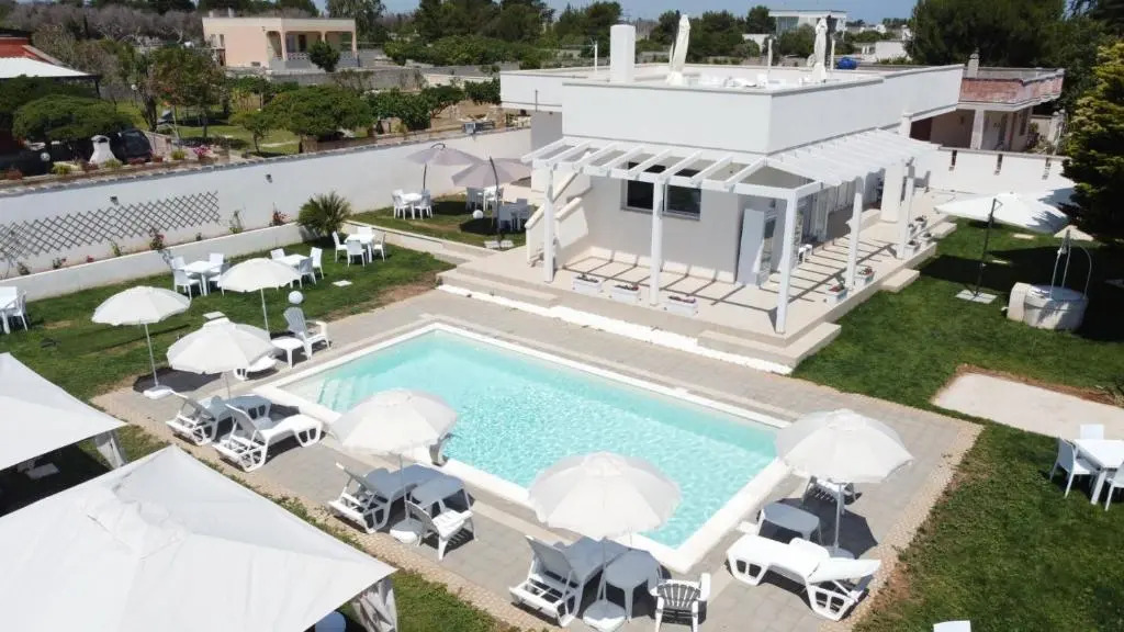 VILLA LEONARDO SAN FOCA - Room, Pool & Restaurant