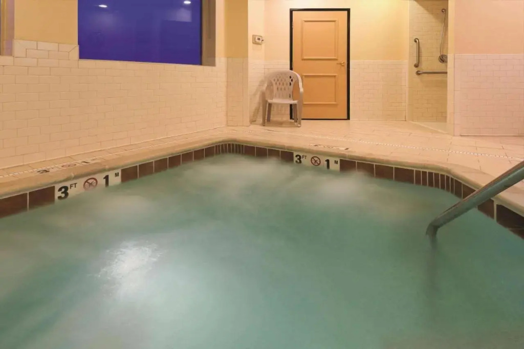 Holiday Inn Express Butte