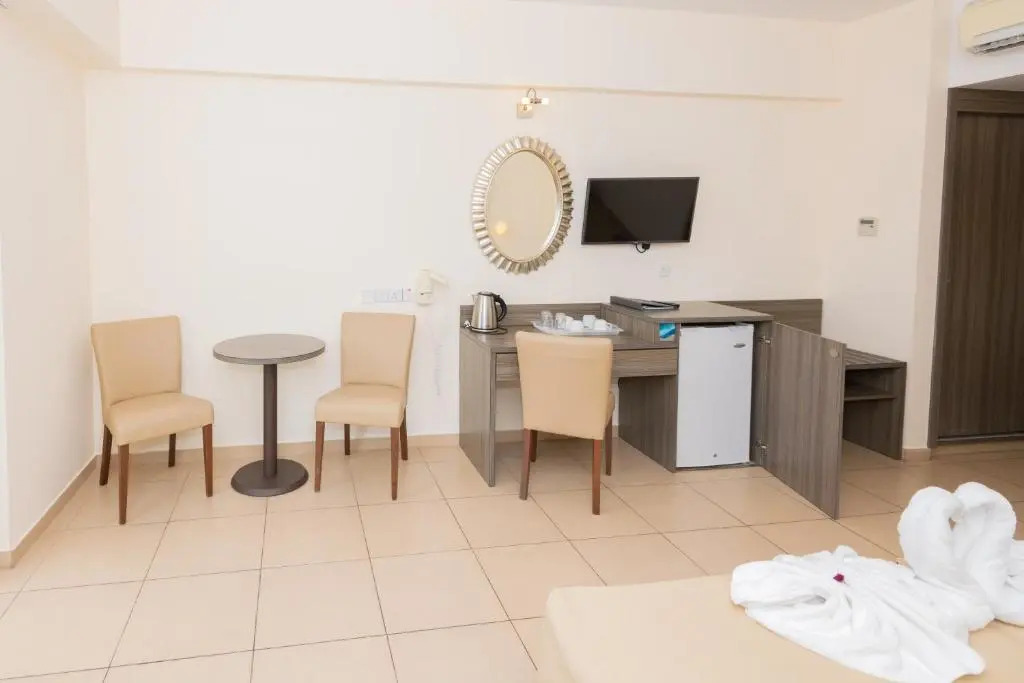 Tofinis Hotel