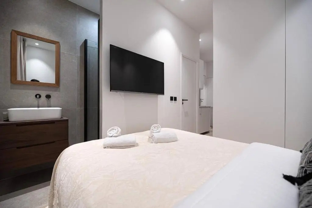 Lovely Home in Champs Elysées - With AC