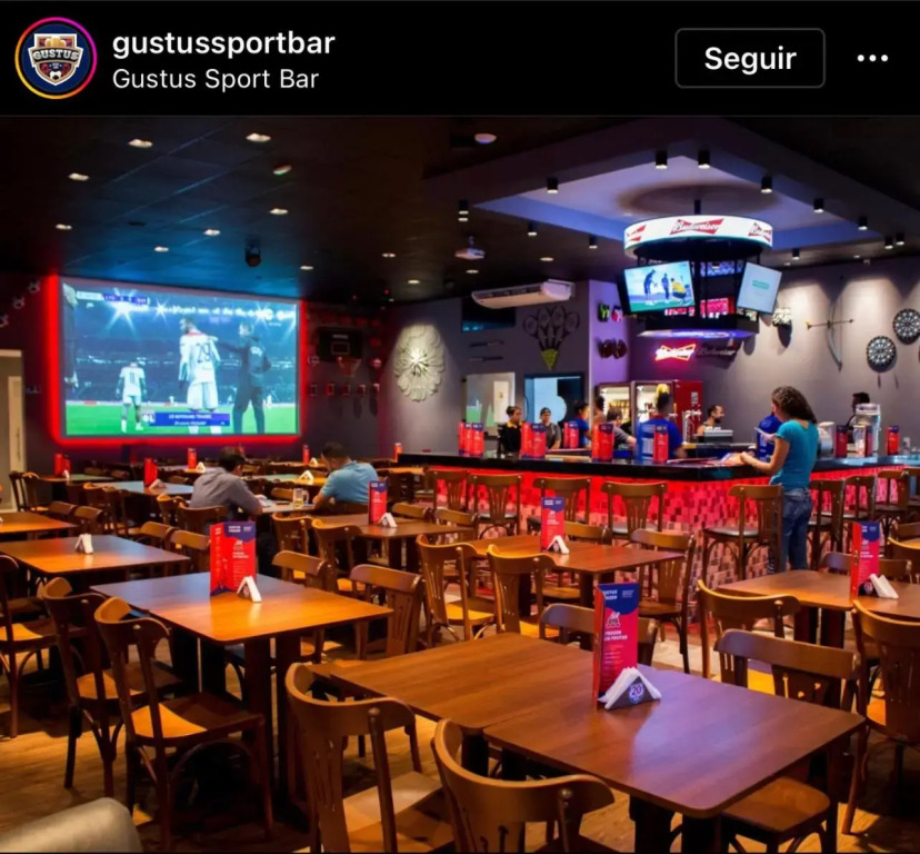 Apartamento c/estacionamento, próximo ao Shopping