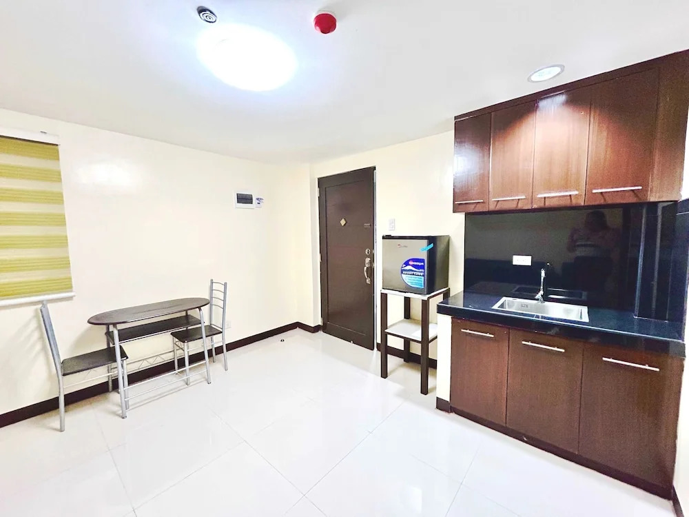 OYO 1045 Rayjan Apartelle